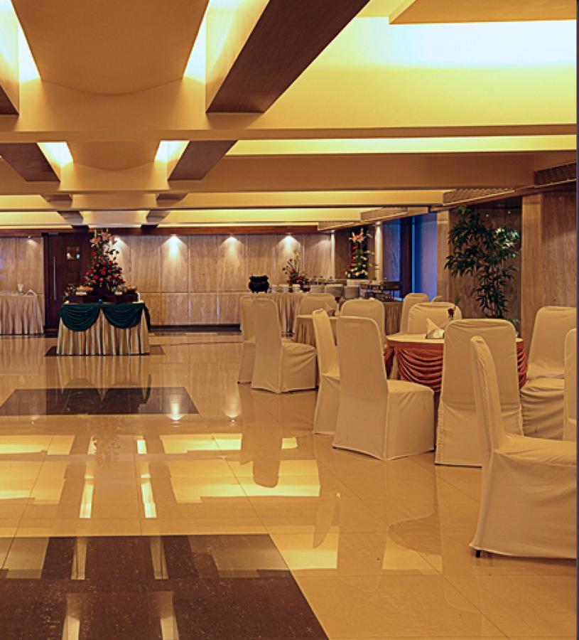 होटल The Royal Orchid Hotel, Chembur 3*