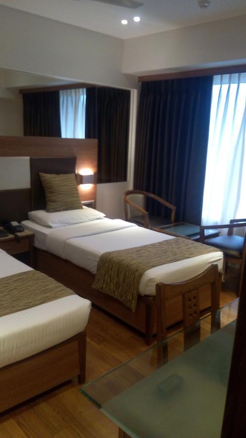 The Royal Orchid Hotel, Chembur होटल Mumbai