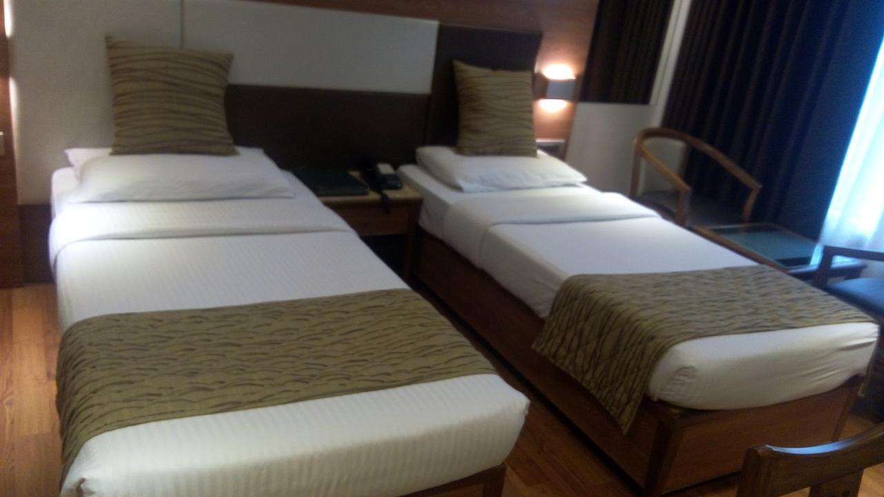 The Royal Orchid Hotel, Chembur होटल